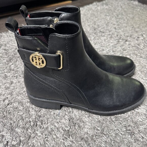 Tommy Hilfiger Boots Womens 9 Black Ankle Platform Heel Logo - Picture 1 of 8